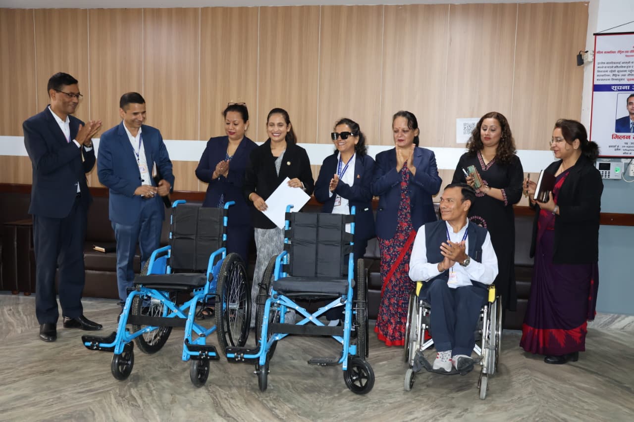 अब मन्त्रालय परिसरमै ह्वीलचेयर सेवा उपलब्ध : पहुँचयुक्त र समावेशी सेवा प्रवाहतर्फ सरकारको नयाँ पहल