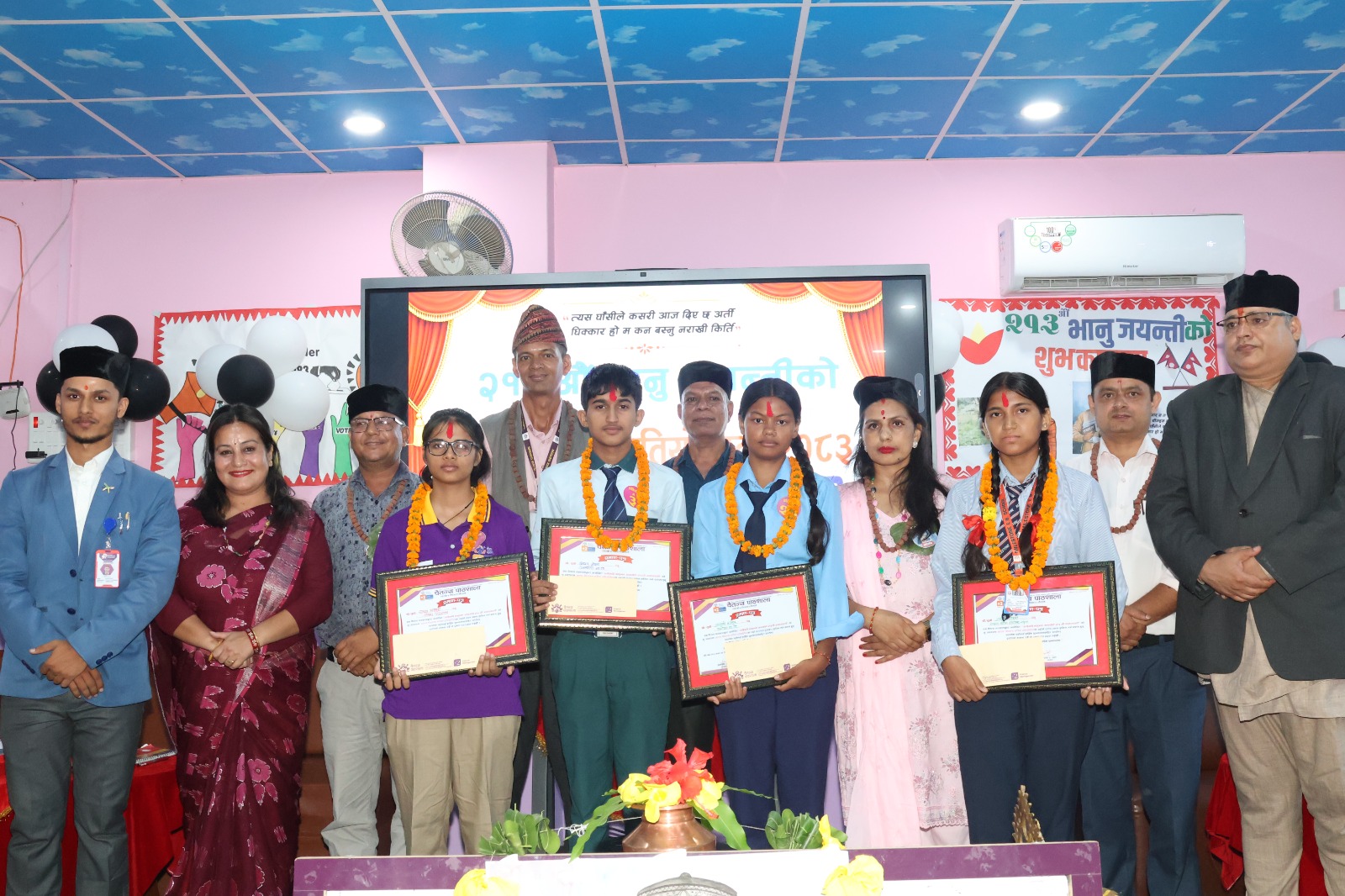 चैतन्यद्वारा आयाजित कविता वाचन प्रतियोगिता सम्पन्न, उत्कृष्ट विद्यार्थीहरूलाई नगद पुरस्कारसहित सम्मान