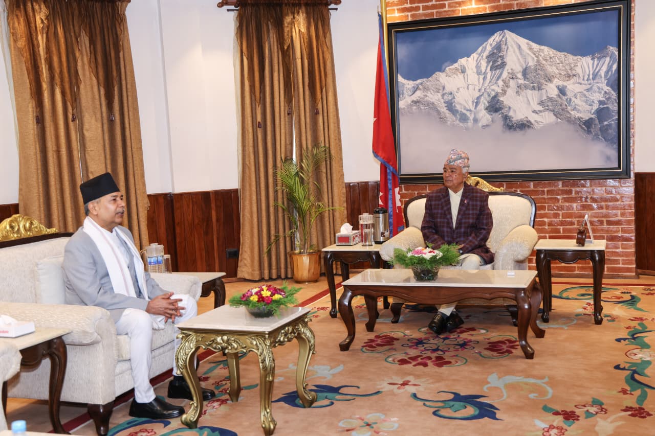 कतार प्रस्थान गर्नुअघि उपराष्ट्रपति यादवद्वारा राष्ट्रपति पौडेलसँग भेटवार्ता