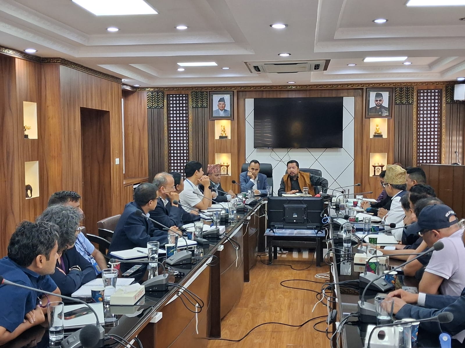 काठमाडौं उपत्यकाको अव्यवस्थित तार साउन दोस्रो साताभित्र हटाइसक्न सरकारको निर्देशन, छ वटा रुट पहिलो प्राथमिकतामा