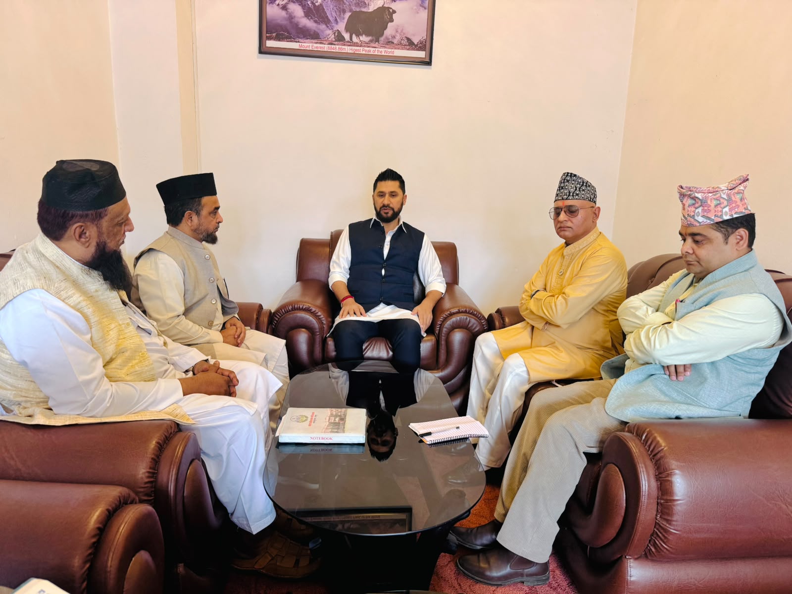 धार्मिक सहिष्णुता र सद्भाव जोगाउन रास्वपाको पहल: सभापति लामिछानेद्वारा मुस्लिम र हिन्दु अगुवासँग संयुक्त छलफल
