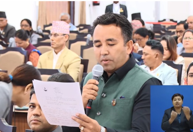सार्वजनिक यातायातको अवस्था सुधार्न सांसद पराजुलीको माग