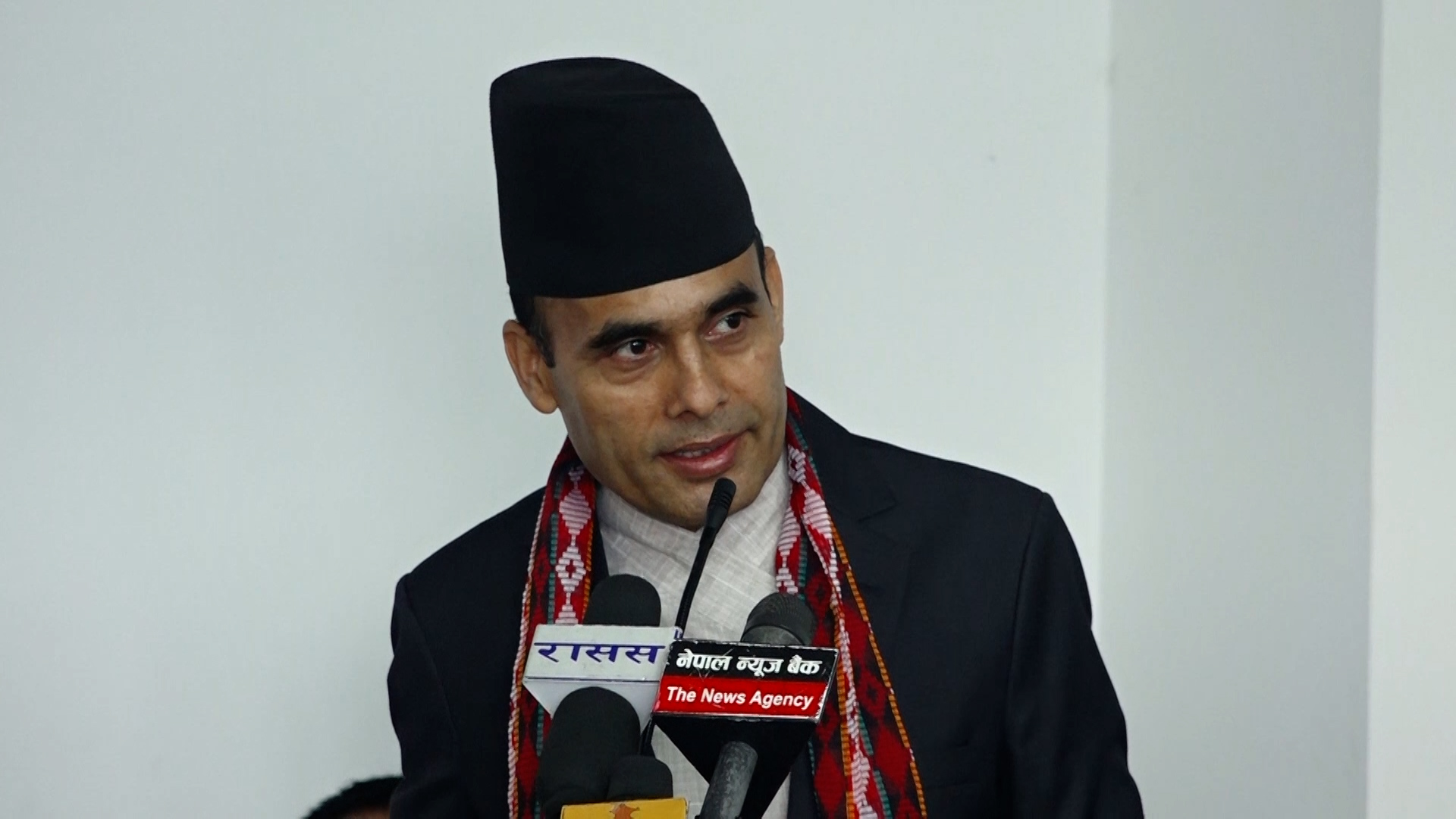 नेपाल टेलिकमका सबै टावरमा विद्युत् सेवा पुर्‍याउन सञ्चारमन्त्री डा. तिमिल्सिनाको निर्देशन