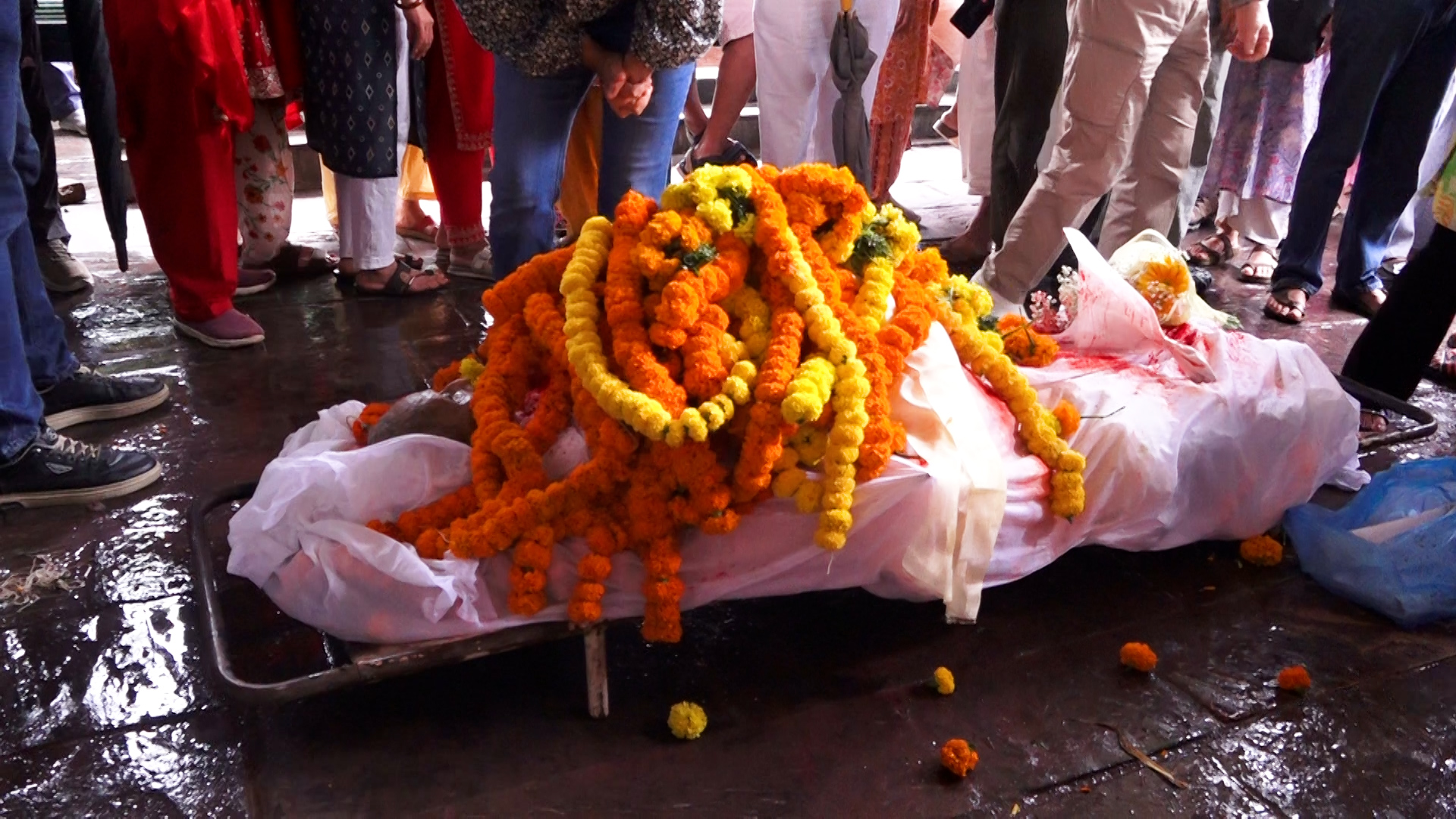 पूर्वअर्थमन्त्री पाण्डेको पशुपतिमा अन्तिम संस्कार (तस्बिरहरू)