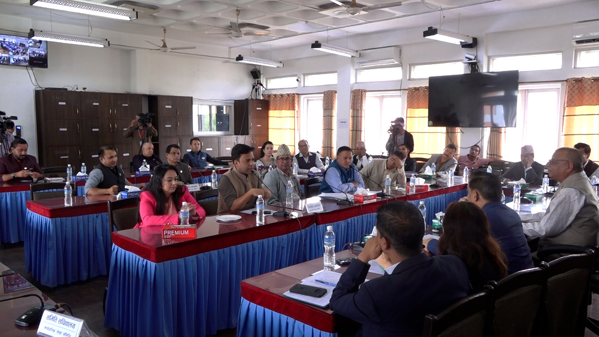 लेखा उपसमितिको नेतृत्वमा महिला सांसदको दाबी