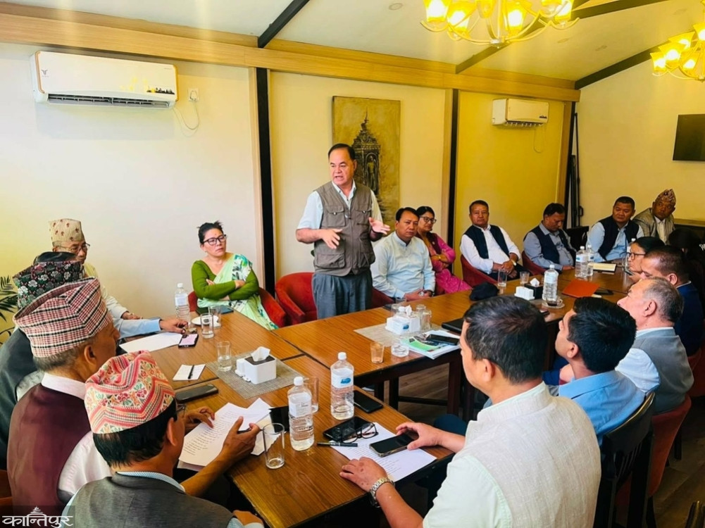 बागमती सरकारबाट एमाले तत्काल नबाहिरिने, निर्णयका लागि केन्द्रकै मुख ताक्दै