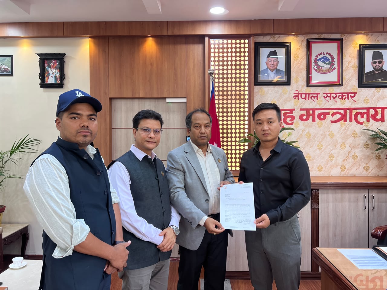 सुनसरी झडप प्रकरण: निष्पक्ष छानबिन गरी दोषीलाई कारबाही गर्ने गृहमन्त्रीको प्रतिबद्धता