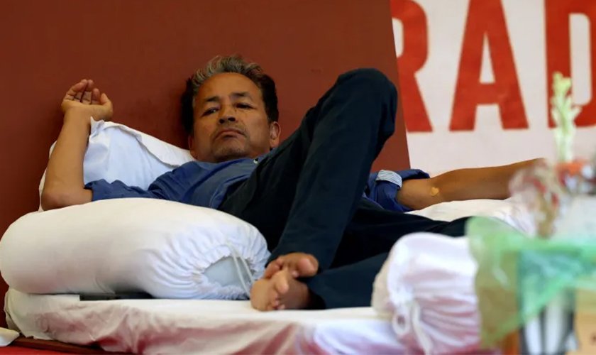भारतः वाङ्चुकको स्वास्थ्य कमजोर हुँदै गएपछि प्रहरीको पहलमा अस्पतालमा भर्ना