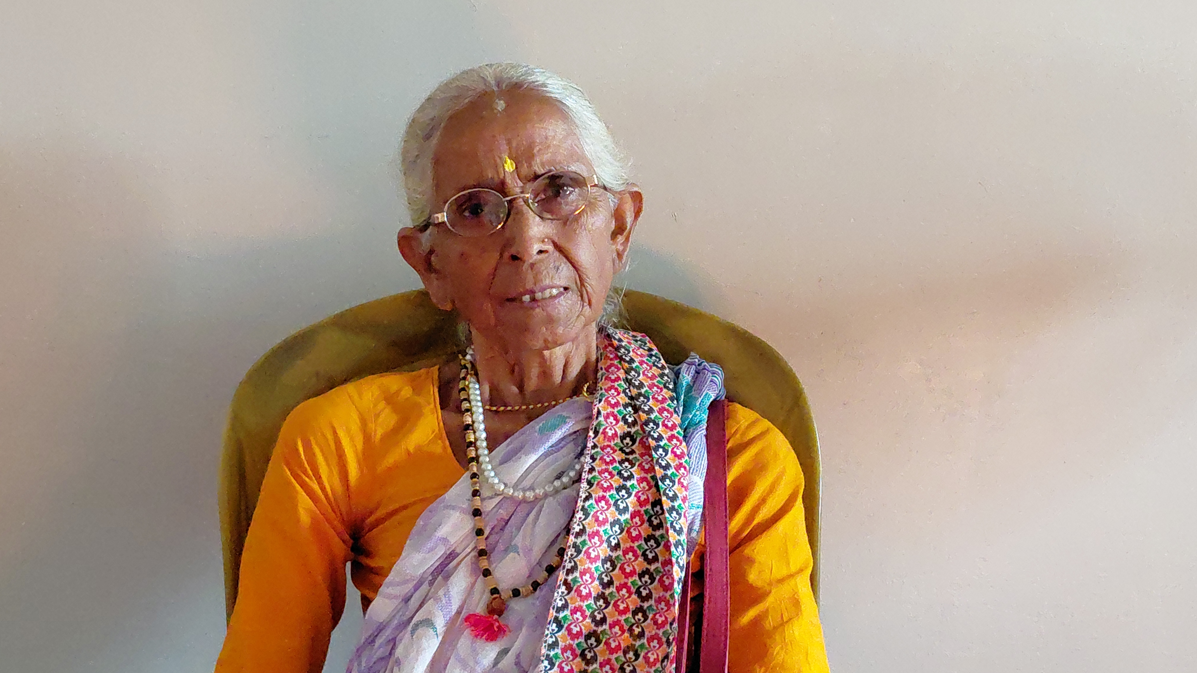 बेपत्ता छोराको पर्खाइमा वृद्धा आमाहरू: ‘कि सास चाहियो, कि लास’