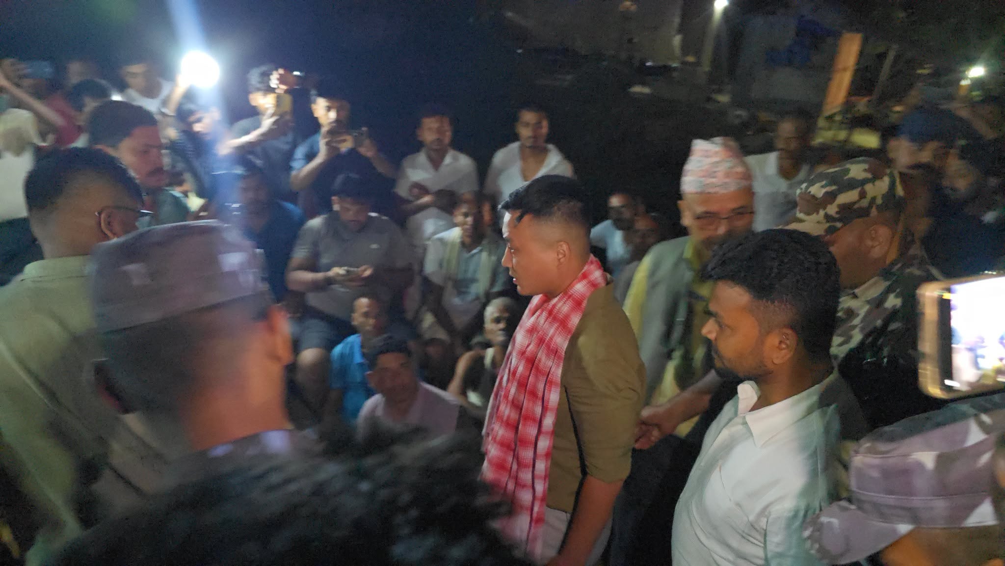 सिरहा घटनाका मृतक गणेश यादवको परिवारसँग आठबुँदे सहमति