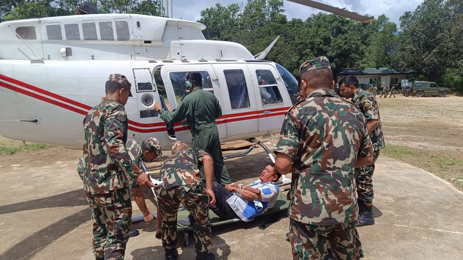 रसुवा बाढी : नेपाली सेनाद्वारा रातभर उद्धार कार्य जारी, भोलि बिहानै हवाई उद्धार गरिने