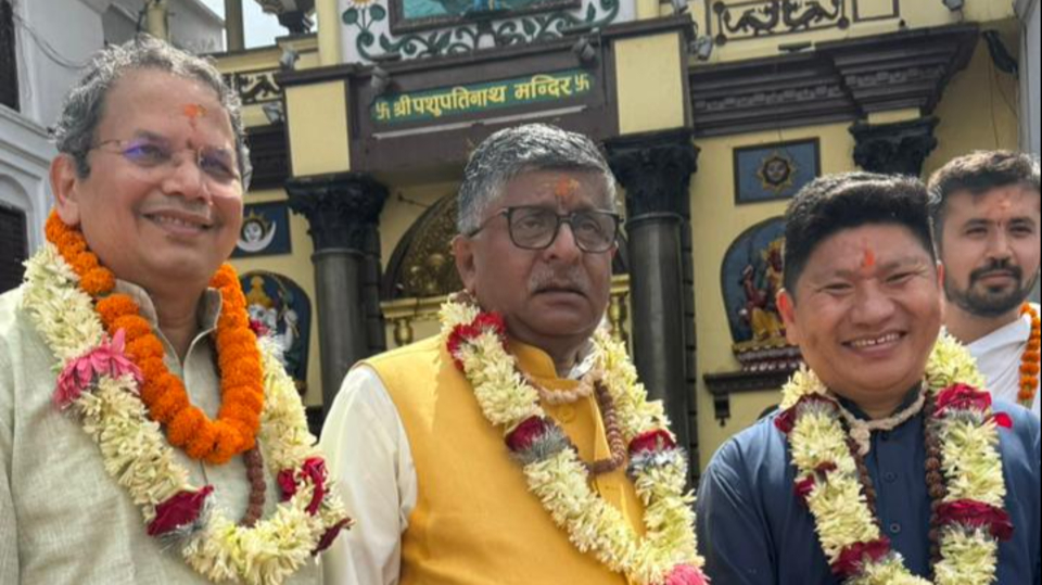 भाजपाका विदेश विभाग प्रमुख विजय चौथाइवालेद्वारा पशुपतिनाथमा विशेष पूजा आराधना