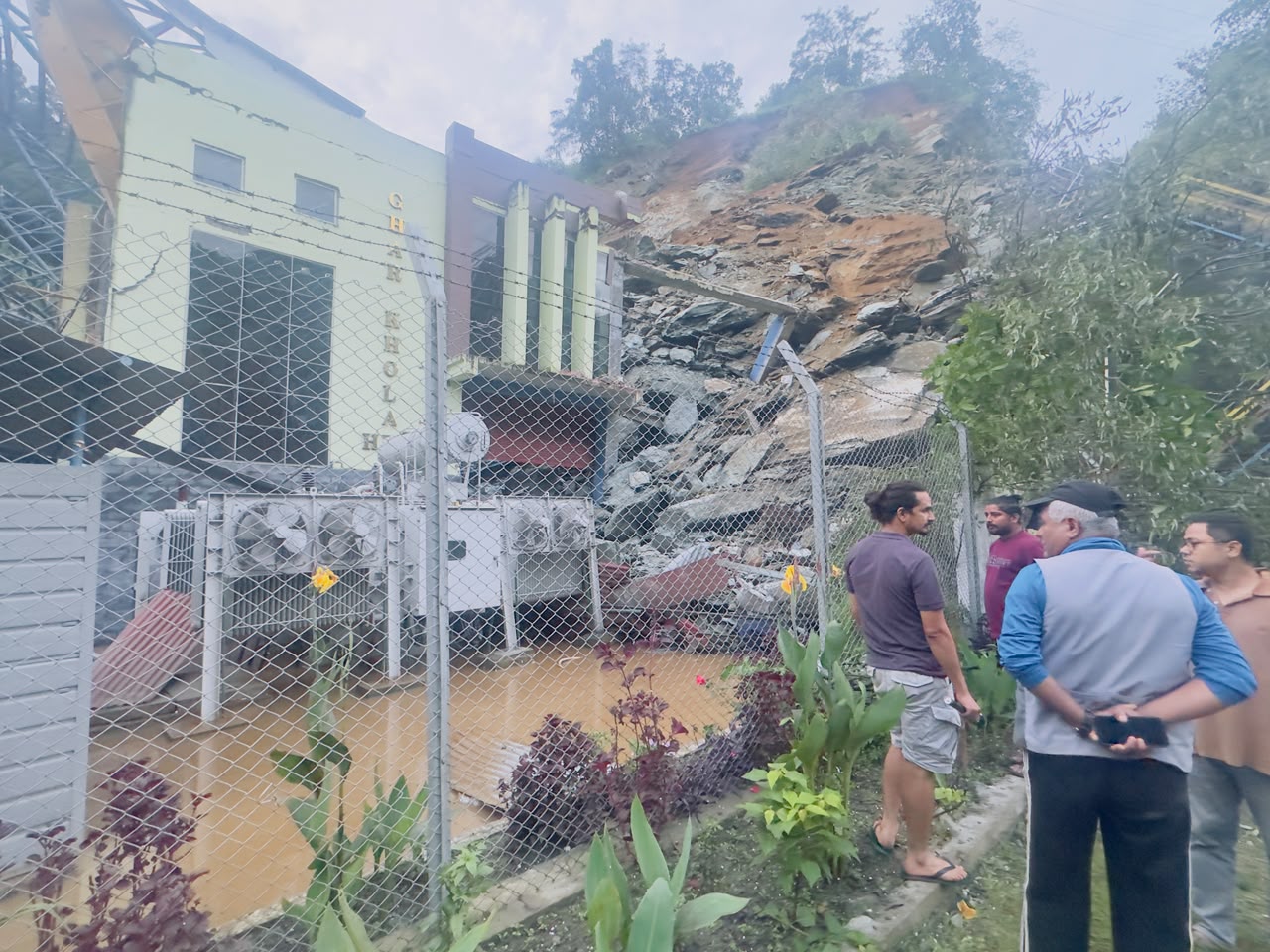 म्याग्दीमा सुक्खा पहिराले घारखोला जलविद्युत् आयोजनाको विद्युत्गृहमा क्षति: एक बेपत्ता, एक घाइते