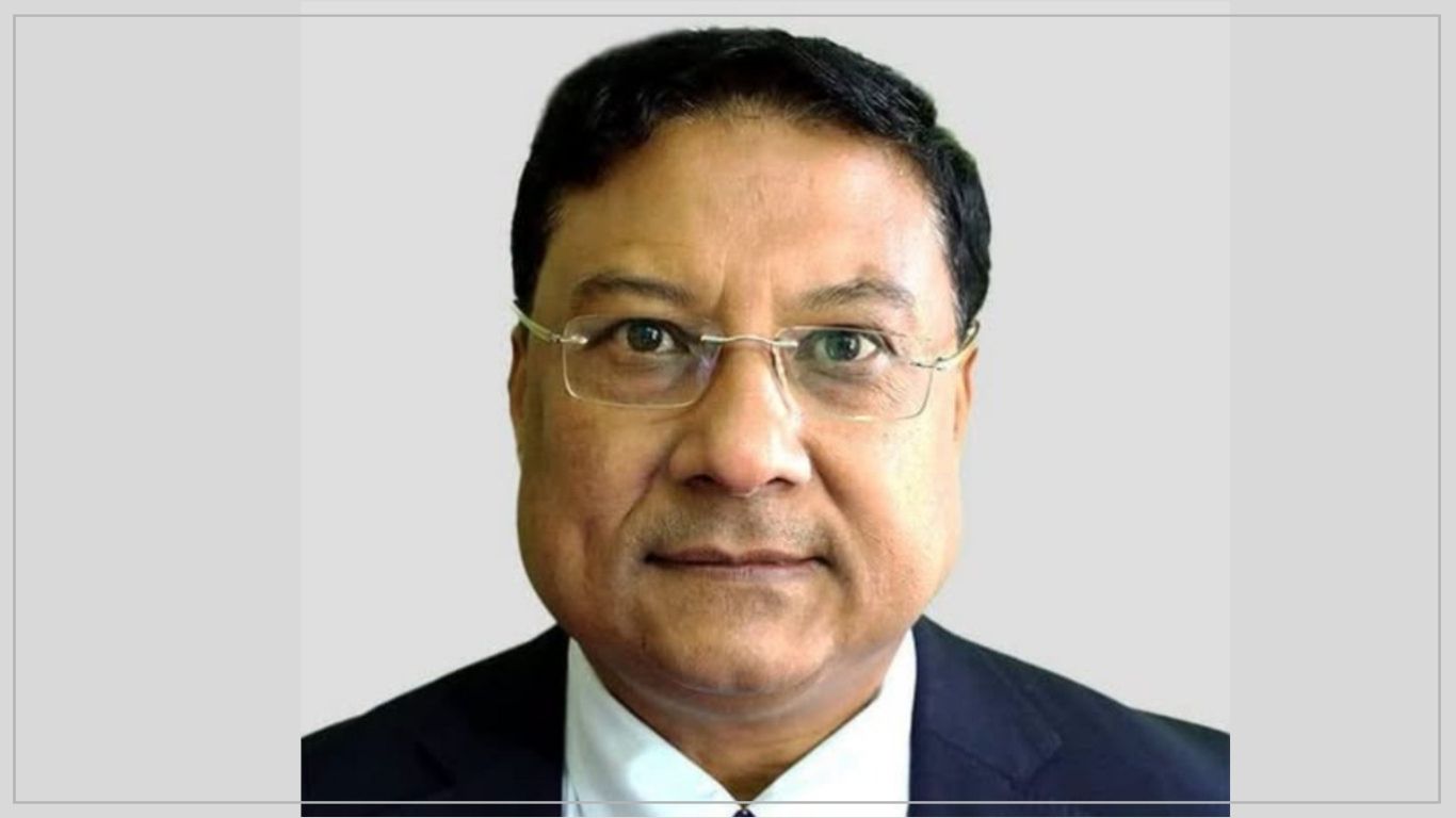 जनआस्था साप्ताहिकका सम्पादक किशोर श्रेष्ठ पक्राउ