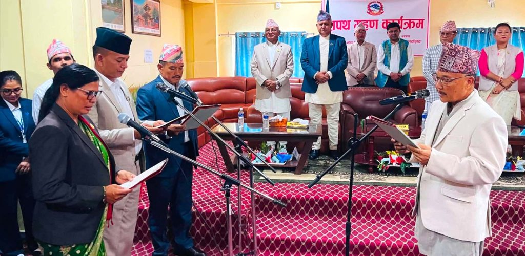 लुम्बिनी प्रदेशमा नवनियुक्त तीन मन्त्रीले लिए शपथ