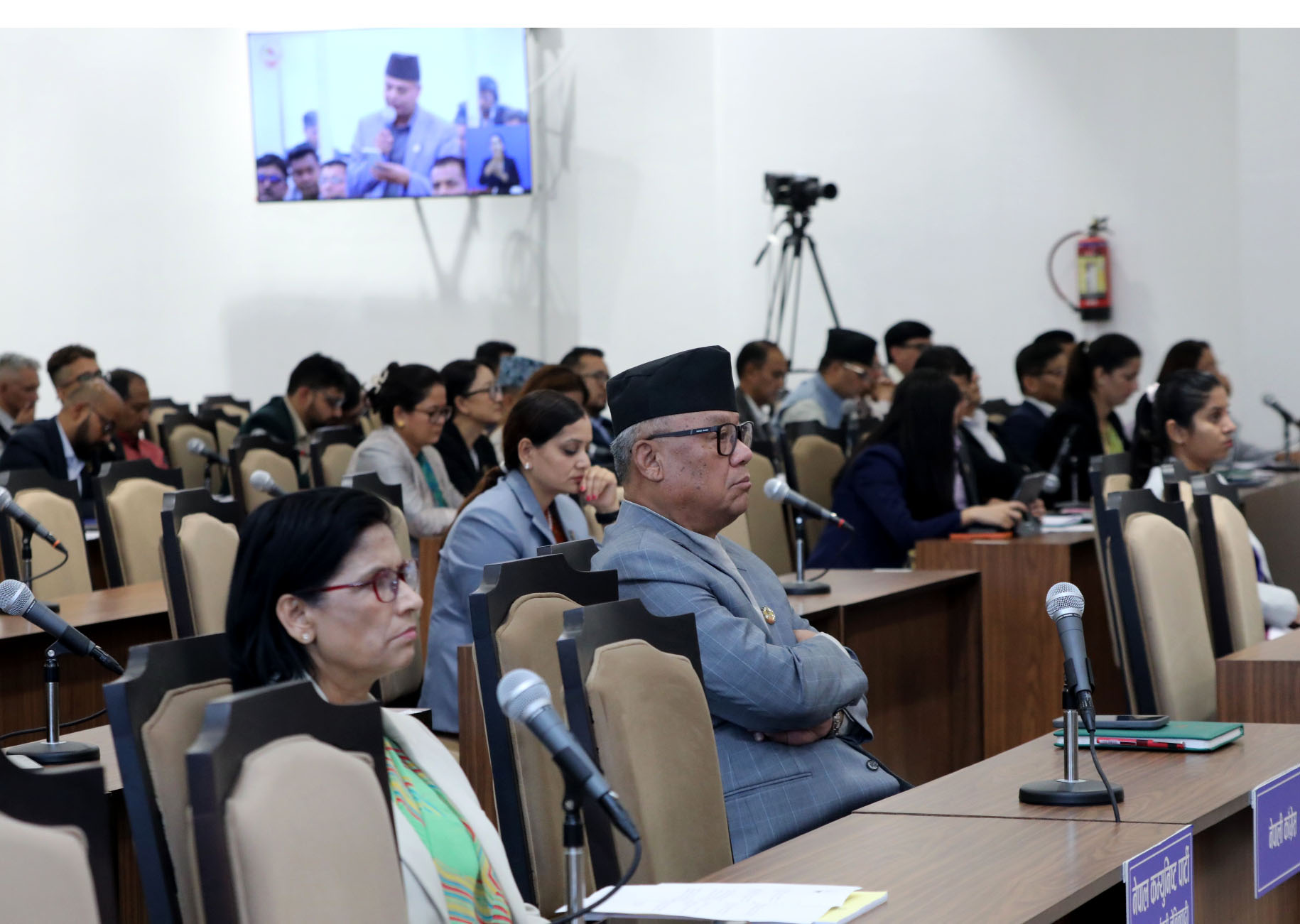 सांसदहरूले भने- सरकारले उद्योग चलाउने होइन, सञ्चालनको वातावरण बनाउनुपर्छ