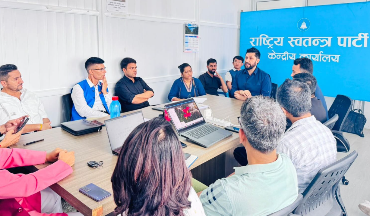 भोटेकोशी बाढी प्रभावित क्षेत्रमा प्रभावकारी उद्धार गर्न रवि लामिछानेको निर्देशन