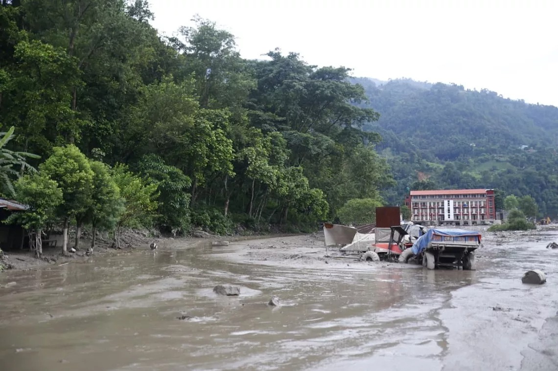 नुवाकोटमा प्रहरीद्वारा माइकिङ: रसुवातर्फबाट पुनः बाढी आएको सूचनापछि सर्वसाधारणलाई सतर्क रहन अपिल