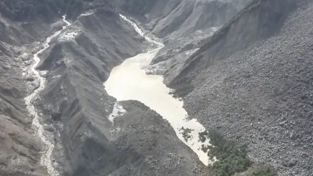 तिब्बतमा पहिरोले थुनिएर बनेको विशाल ताल फुट्यो, भोटेकोशी र त्रिशूली तटीय क्षेत्रमा उच्च जोखिम