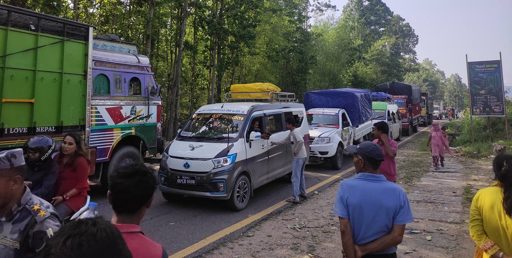 आन्दोलनरत पक्षसँग मौखिक सहमतिपछि बीपी राजमार्ग सञ्चालनमा