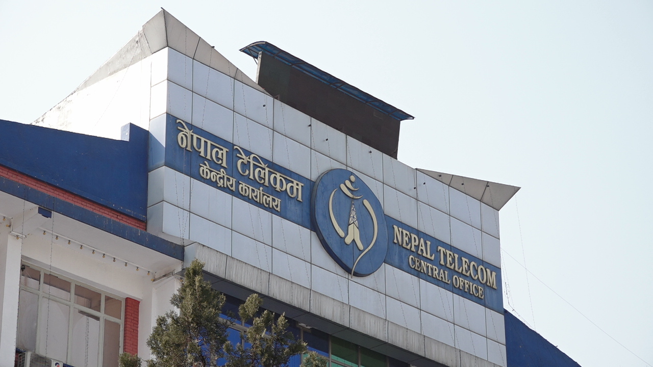 बाढी प्रभावित क्षेत्रमा नेपाल टेलिकमको सेवा पुनः सञ्चालनमा तीव्रता