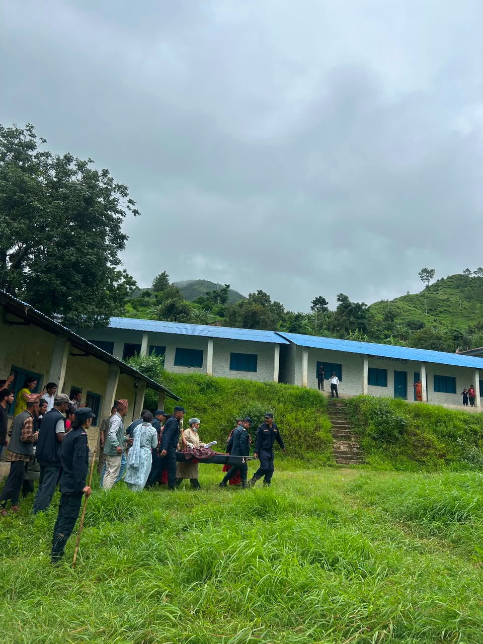 जटिल प्रसूति समस्यापछि आमा र नवजात शिशुको हवाई उद्धार