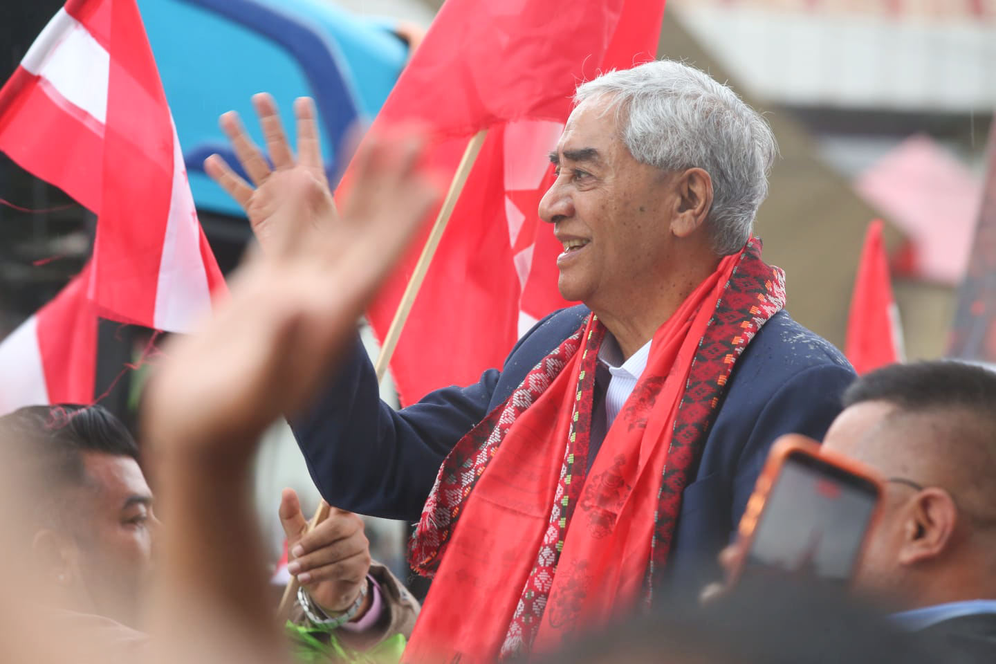 पाँच महिनापछि स्वदेश फर्किए देउवा