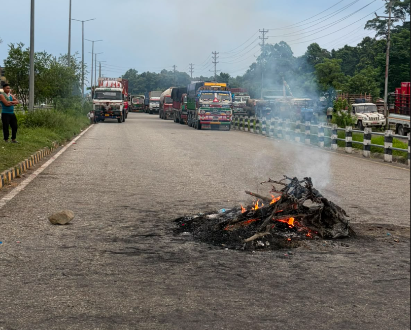 तीन वर्षीया बालिकाको हत्या भएपछि बारामा सडक अवरुद्ध गर्दै प्रदर्शन