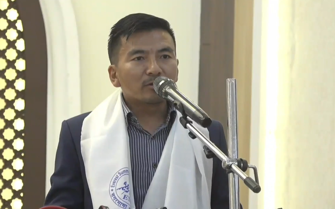 नेपाली आरोहीलाई नेपालमै अवसर दिनुपर्छ : सांसद शेर्पा