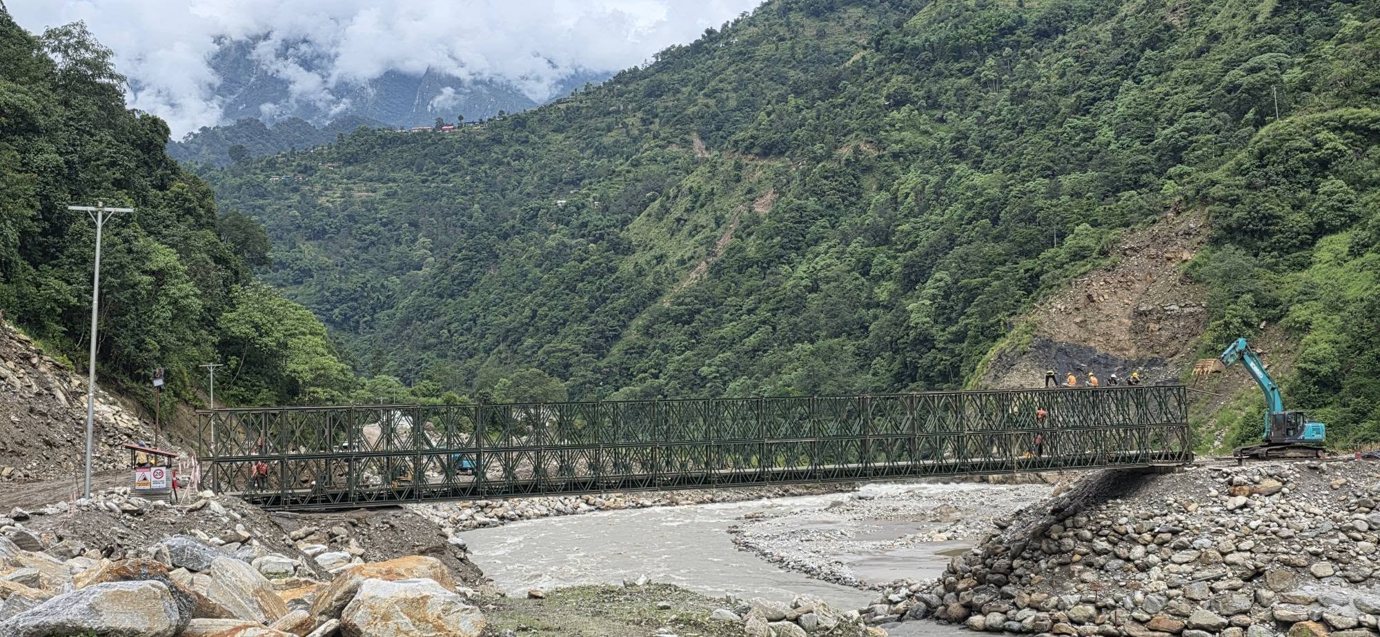तमोर नदीमा बेल ब्रिज निर्माण सम्पन्न