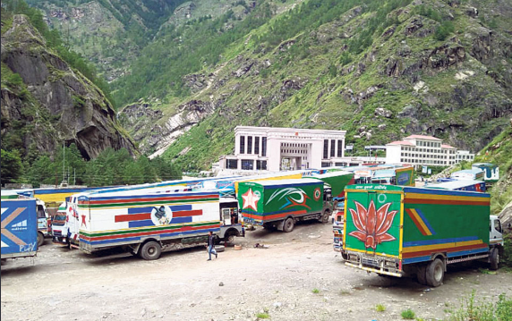 रसुवागढी नाका ठप्प, बाढीमा ५०० भन्दा बढी कन्टेनर बेपत्ता