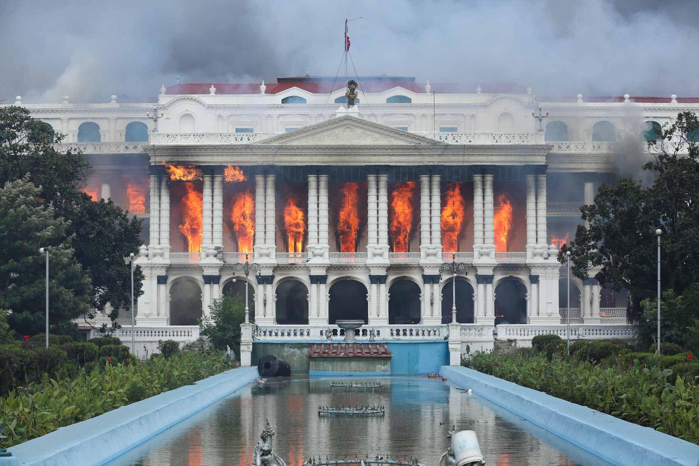 जेनजी आन्दोलनको एक वर्ष : तस्बिरमा हेर्नुहोस्, विध्वंशदेखि बालेनको प्रधानमन्त्री नियुक्तिसम्म