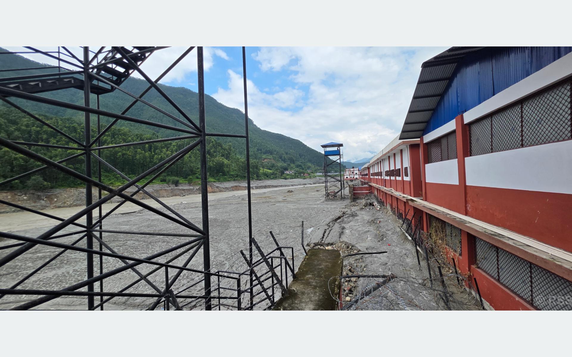 त्रिशूलीमा बाढी आउँदा सुरक्षाकर्मीले यसरी जोगाए ९२३ कैदीबन्दी
