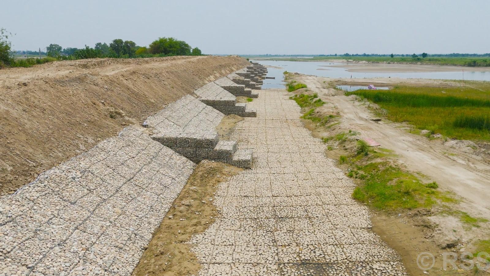 राप्तीमा पक्की तटबन्ध बनेपछि तटीय बस्तीमा घट्यो बाढीको त्रास