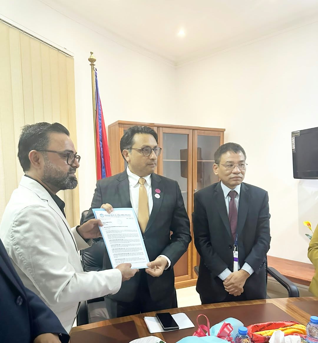 कतारका नेपाली श्रमिकका समस्या समाधान गर्न एनआरएनए कतारको अर्थमन्त्रीलाई ९ बुँदे माग