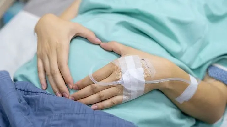 सुत्केरी गराउन गरिएको शल्यक्रियापछि पेटमा बच्चा नै नभएको पाएपछि अस्पतालमा हंगामा