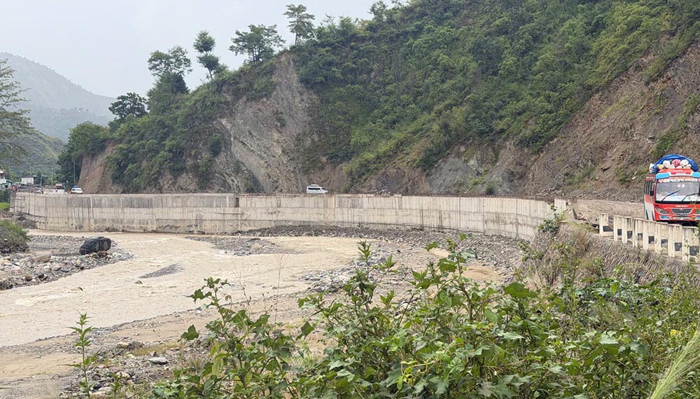 बीपी राजमार्गको काभ्रे खण्डमा रातिमा सवारी चलाउन रोक