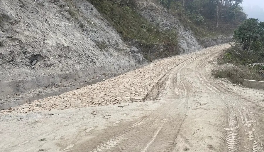 दमौली-केशवटार-बुद्धसिंह सडक स्तरोन्नति गरिँदै