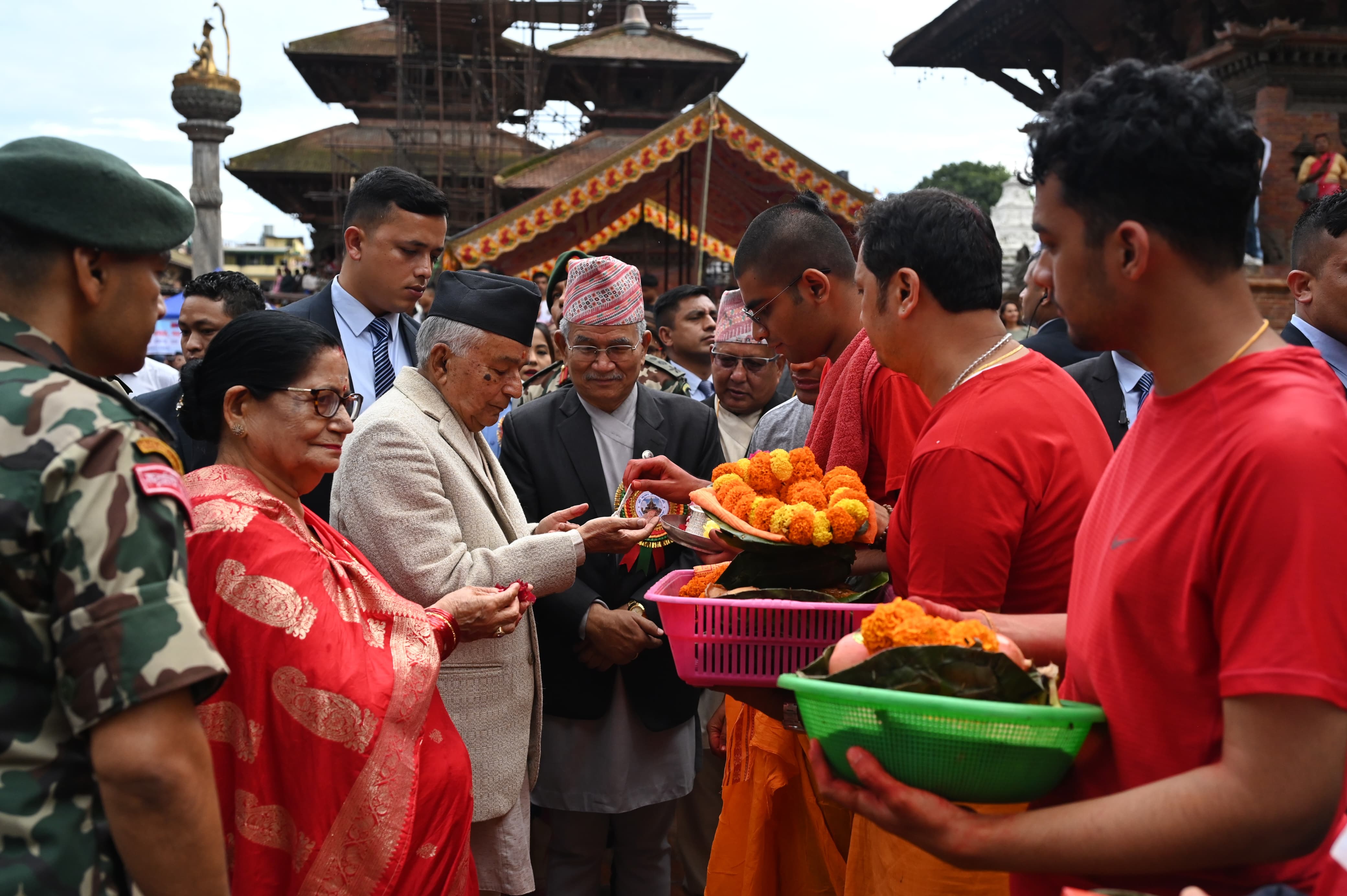 राष्ट्रपति रामचन्द्र पौडेलद्वारा पाटन कृष्ण मन्दिरमा पूजाआराधना
