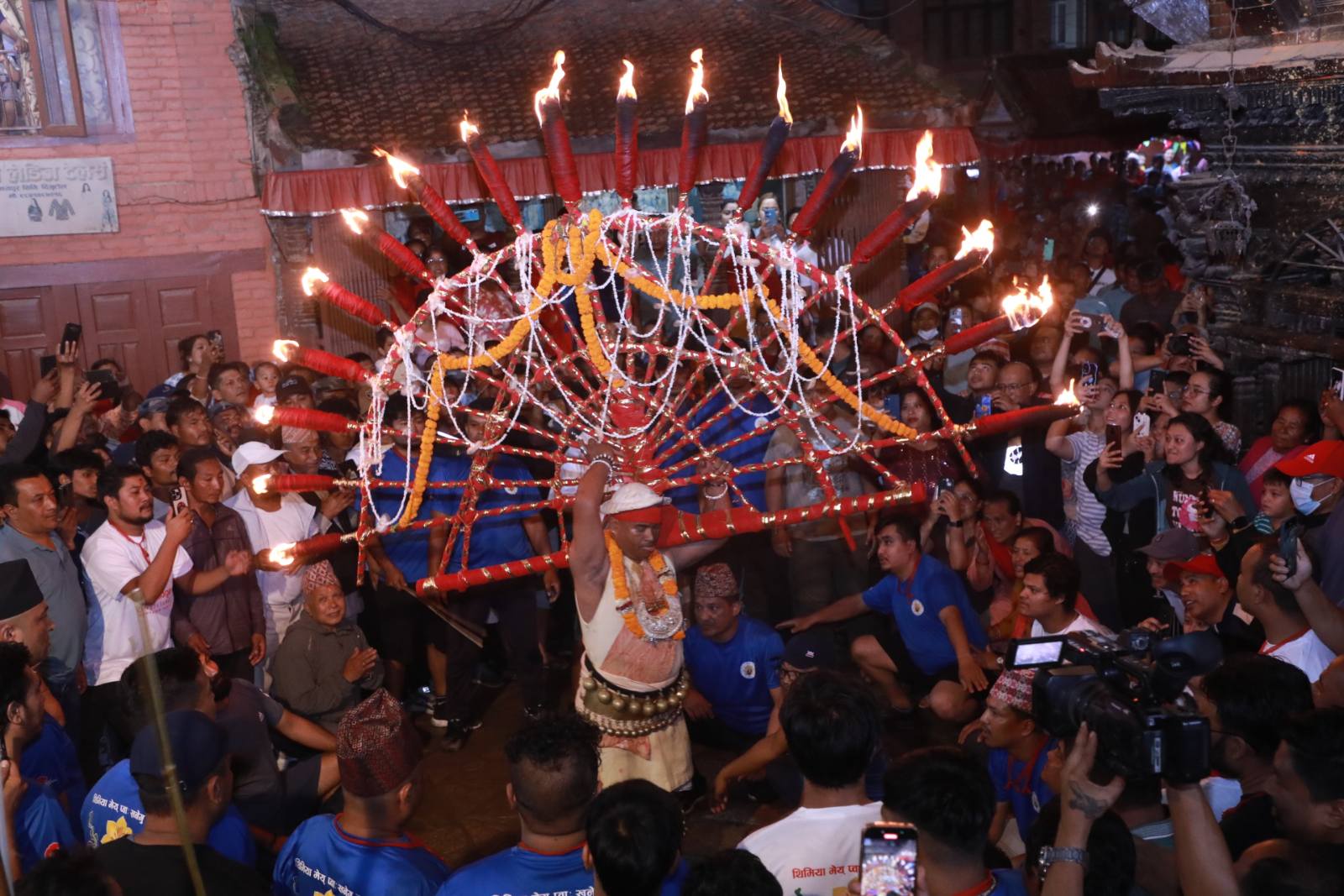 संस्कृति जोगाउन वीरेन्द्रभक्तले पाँचौँपटक जिब्रो छेड्ने
