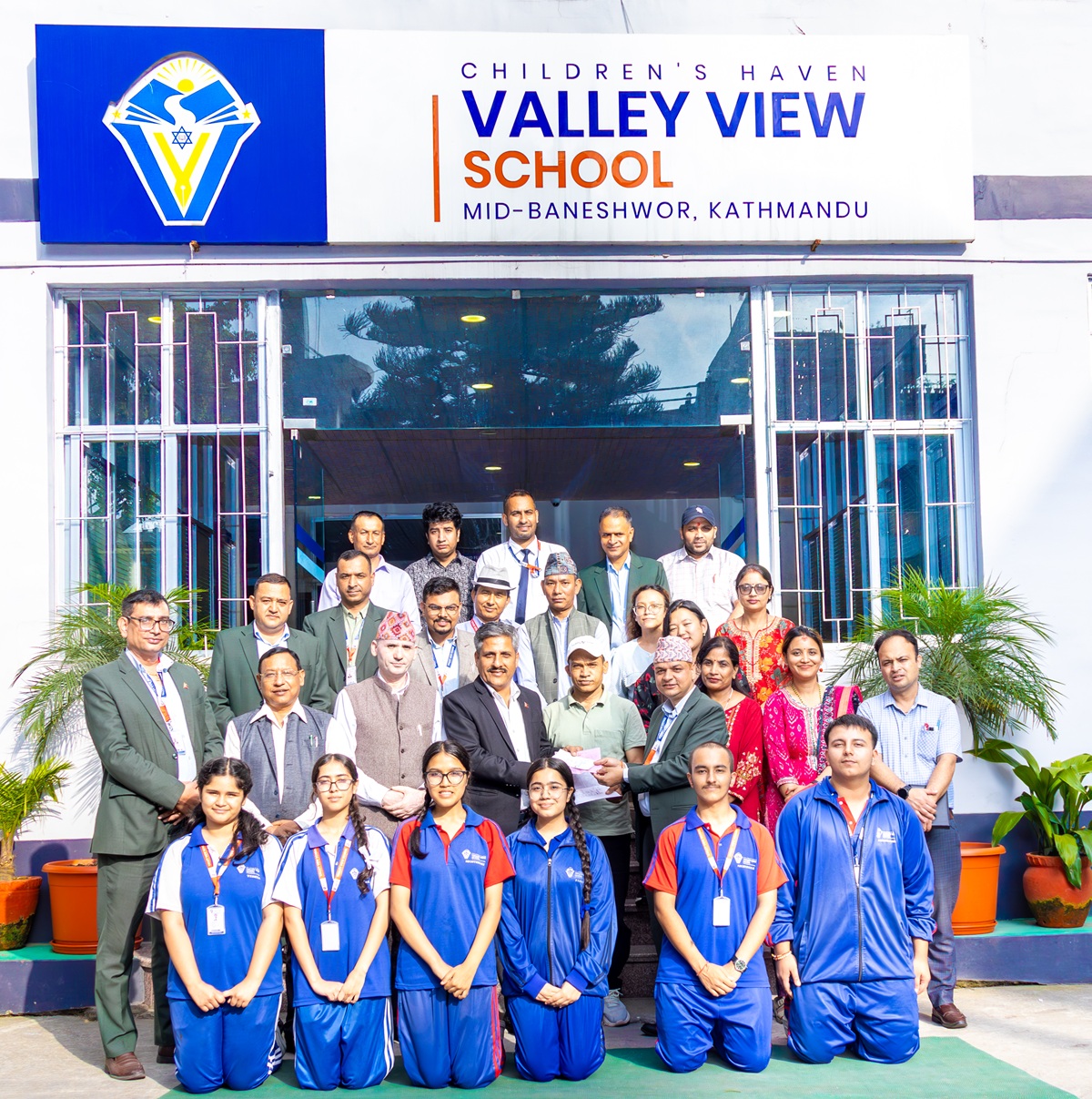 बाढीपीडितको राहतका लागि ग्लोबल ग्रुपको २० लाखसहित भ्याली भ्यु स्कुलद्वारा थप ५ लाख १ हजार १११ सहयोग