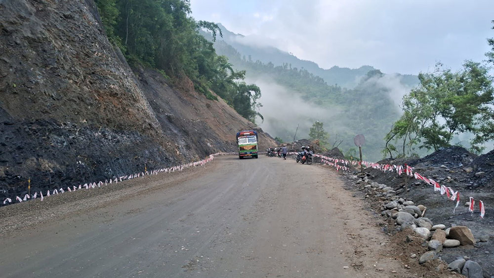 आज राति पृथ्वी राजमार्गमा सम्पूर्ण सवारी आवागमन बन्द
