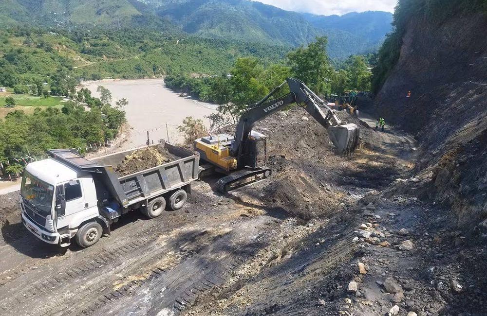 कृष्णभीरमा वैकल्पिक सडक निर्माणको काम तीव्र