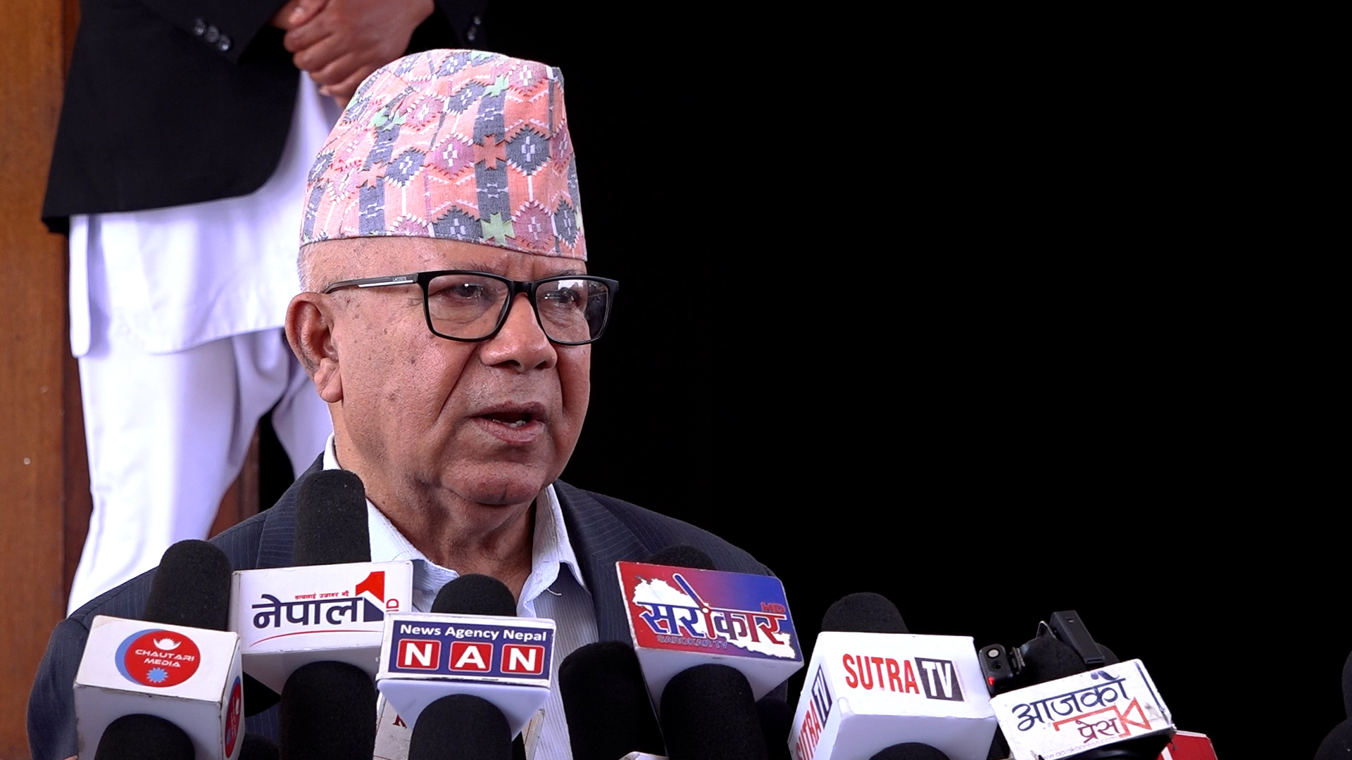 विपद्बारे प्रधानमन्त्रीले नै सर्वदलीय बैठक बोलाउनुपर्छ : माधव नेपाल