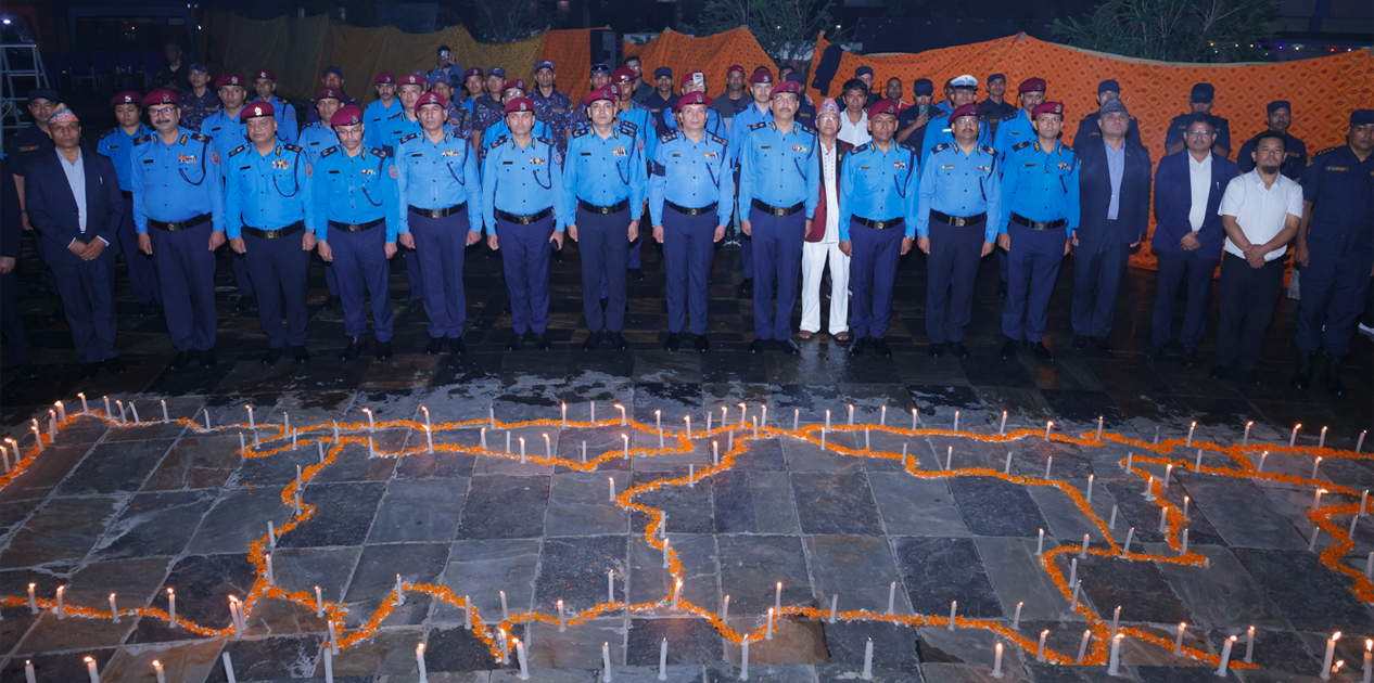 इन्टरपोल दिवस: बाढीमा दिवंगत भएकाको सम्झनामा दीप प्रज्वलन