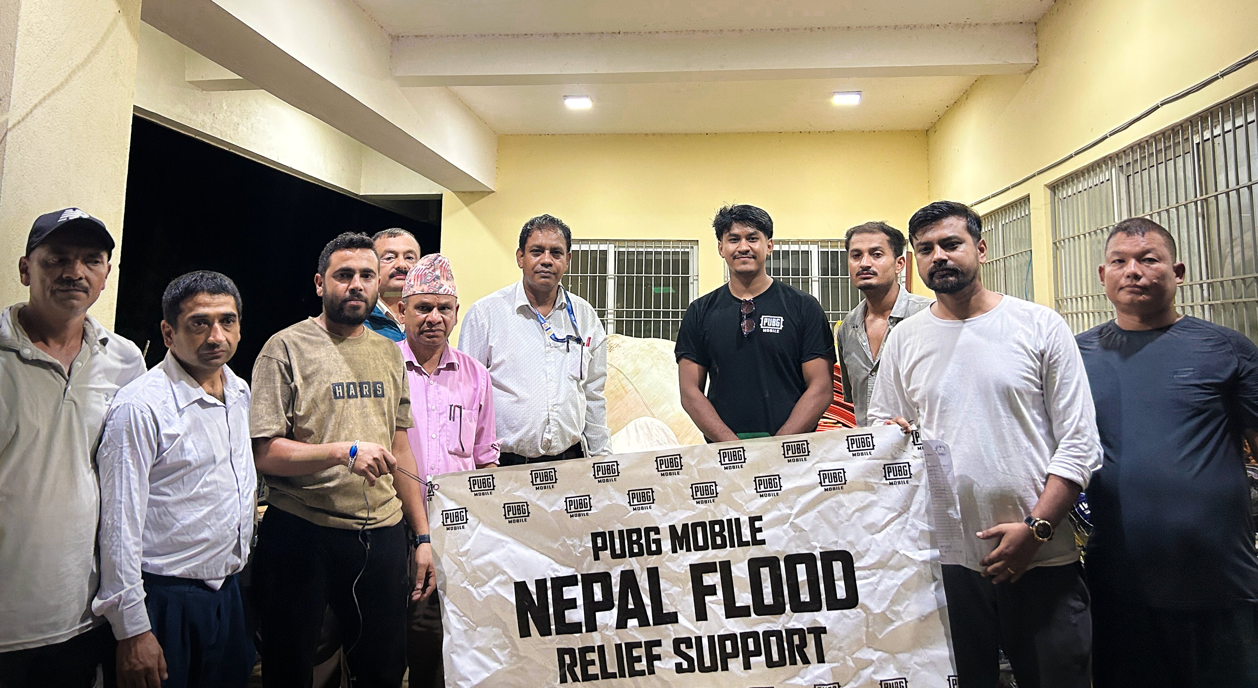 पब्जी मोबाइल नेपालद्वारा नुवाकोट र रसुवाका बाढीप्रभावितलाई राहत सामग्री हस्तान्तरण