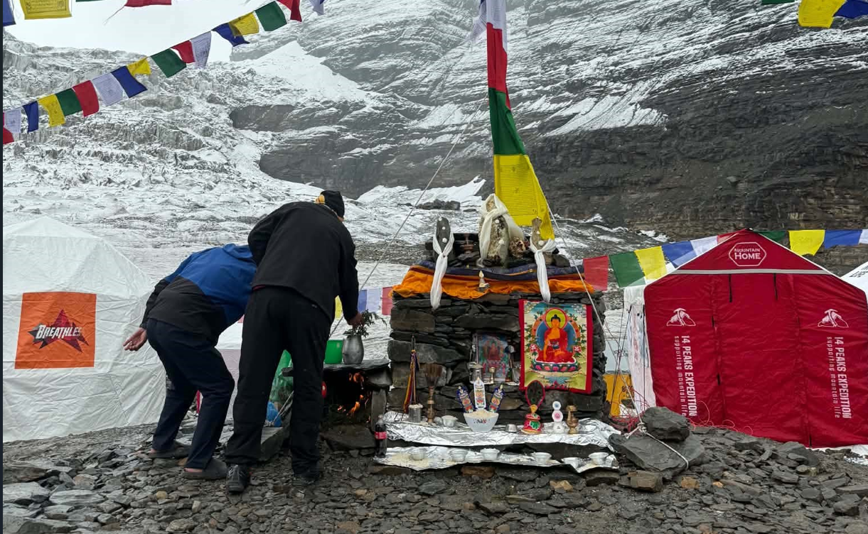 प्रतिकूल मौसम र भारी वर्षाको जोखिमका कारण धवलागिरि हिमाल आरोहण टोली आधार शिविरबाट फर्कियो