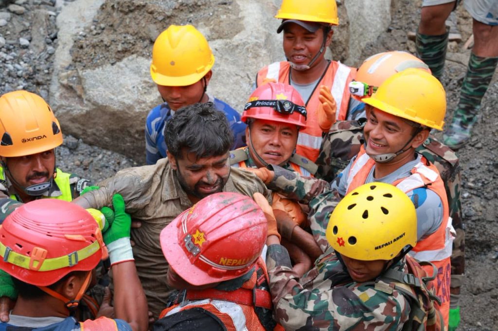 धेरैलाई बचाइसकेपछि आफू सुरुङभित्र फसेका थिए सञ्जय साह