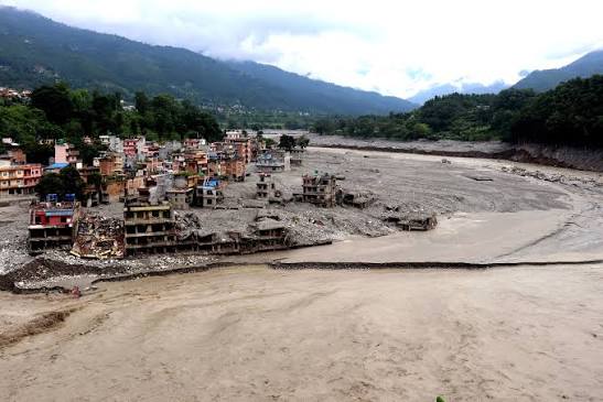 भोटेकोशी बाढीपछि त्रिशूली किनारका बासिन्दामा अझै त्रास : पानी पर्नासाथ घर छाड्नुपर्ने हो कि भन्ने डर