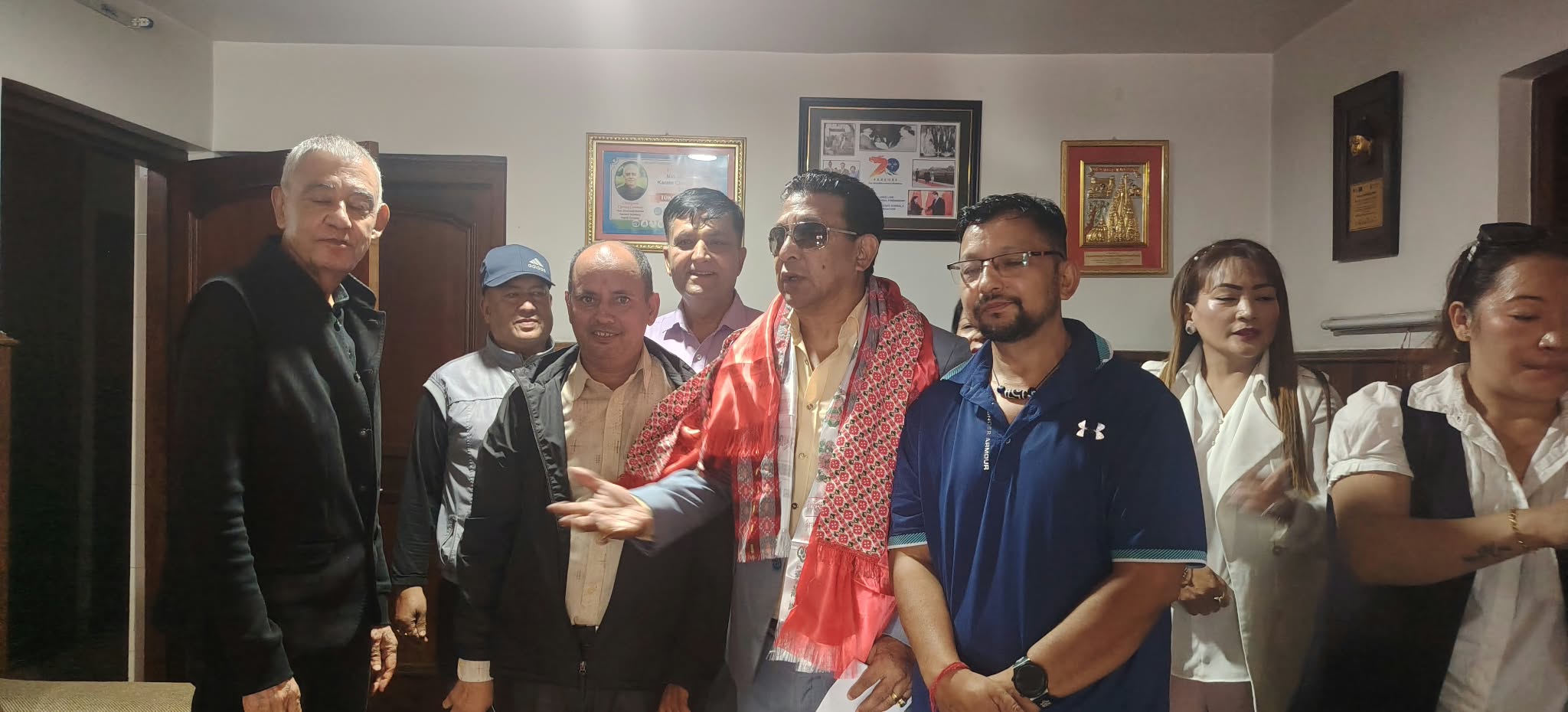 दीपक मनाङ्गे नेपाली कांग्रेसमा प्रवेश, पाए मनाङ जिल्ला संयोजकको जिम्मेवारी